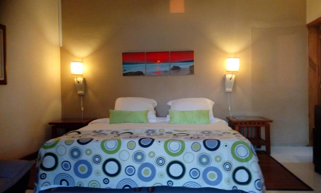 Colonial Cocoon Studio And Apartement Ла Гулет Екстериор снимка